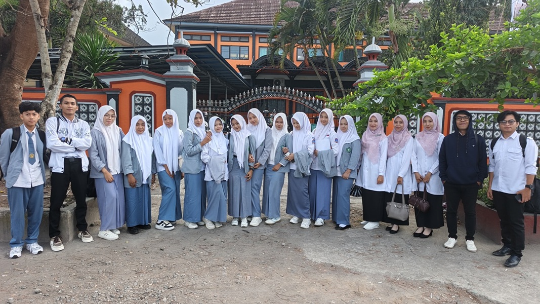 Siap Ukir Prestasi, 12 Siswa Delegasi MA Qomarul Huda Bagu Bersaing di Ajang OMI Tingkat Kabupaten