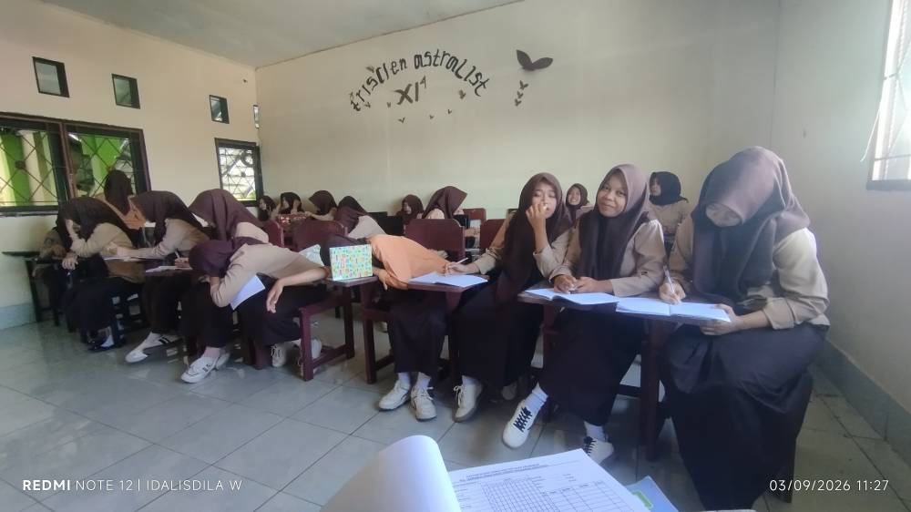 XI F4 KBM PKN MATERI MENERAPKAN NILAI NILAI PANCASILA DALAM KEHIDUPAN GLOBAL 
