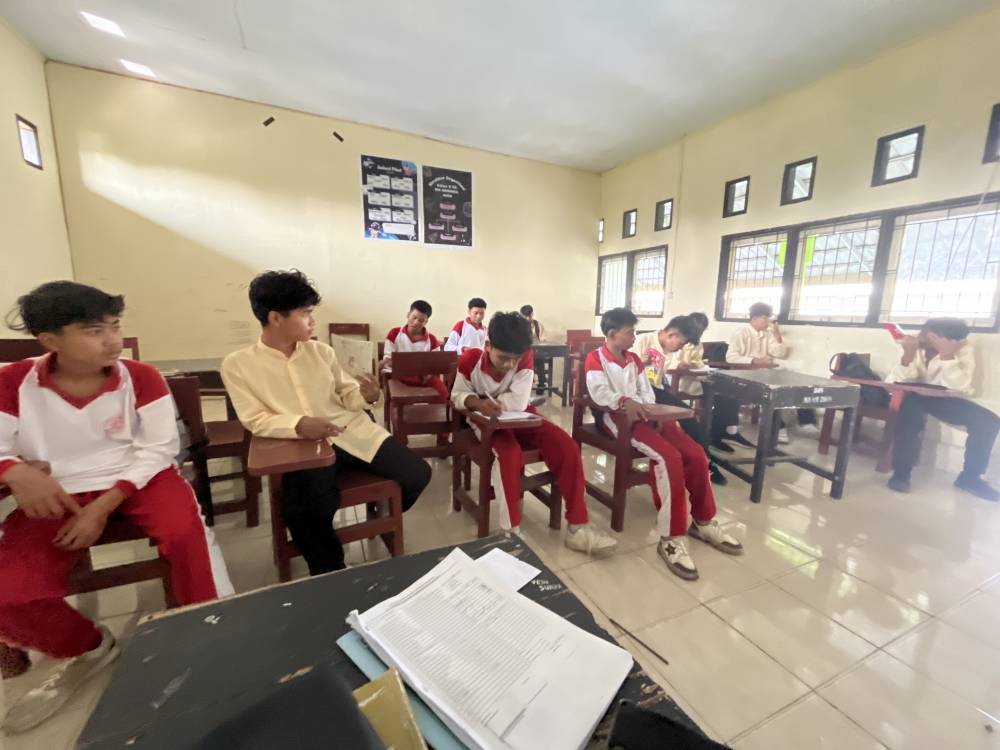 Menjelaskan paradigma dalam ilmu sosiologi 