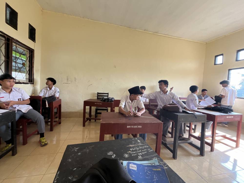 Mengidentifikasi masyarakat digital di lingkungan siswa